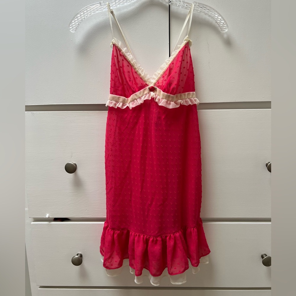 Vintage Betsey Johnson super pretty dark pink chemise and panty set in size S.